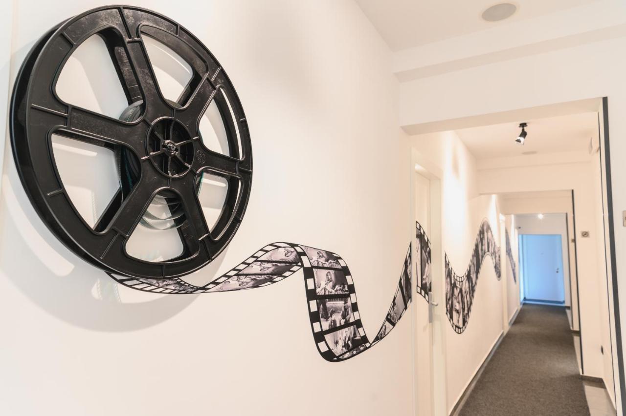 Aparthotel Cineapollo - Ogni Un Film!