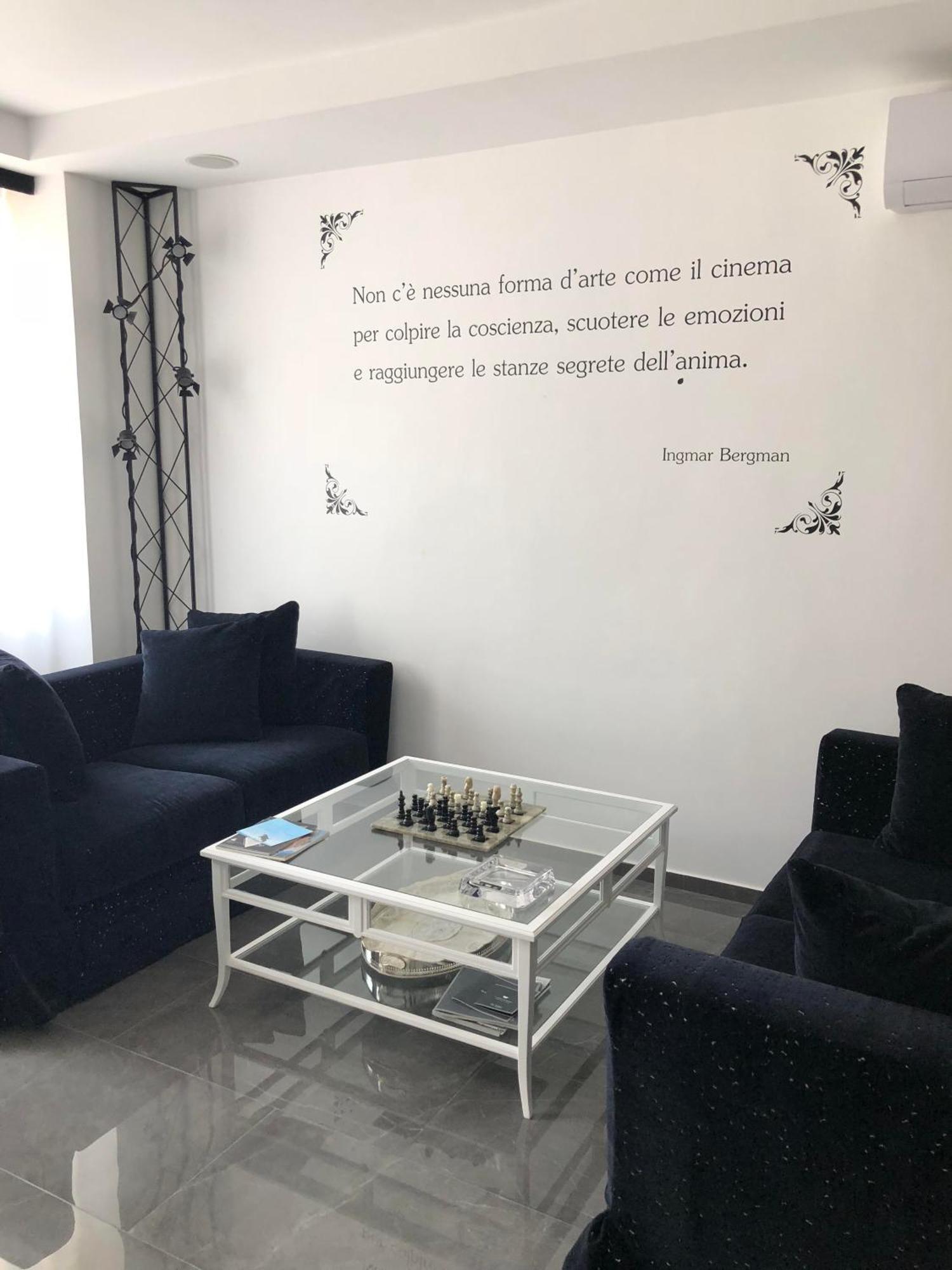 Aparthotel Cineapollo - Ogni Un Film!